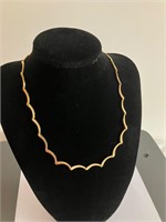 Attractive and unusual 9 carat YELLOW GOLD NECKLAC