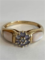 Magnificent 9 carat YELLOW GOLD and TANZANITE RING