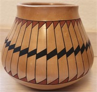 T - SIGNED NATIVE AMERICAN POTTERY (A26)
