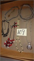 Jewlery – Necklace Lot
