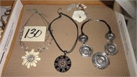 Jewlery – Necklace Lot