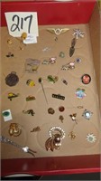 Jewlery  - Broaches / Hat Pins Lot