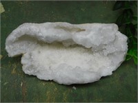 GEODE ROCK STONE LAPIDARY SPECIMEN