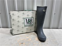 Womens M&B Rubber Boots SIze 7