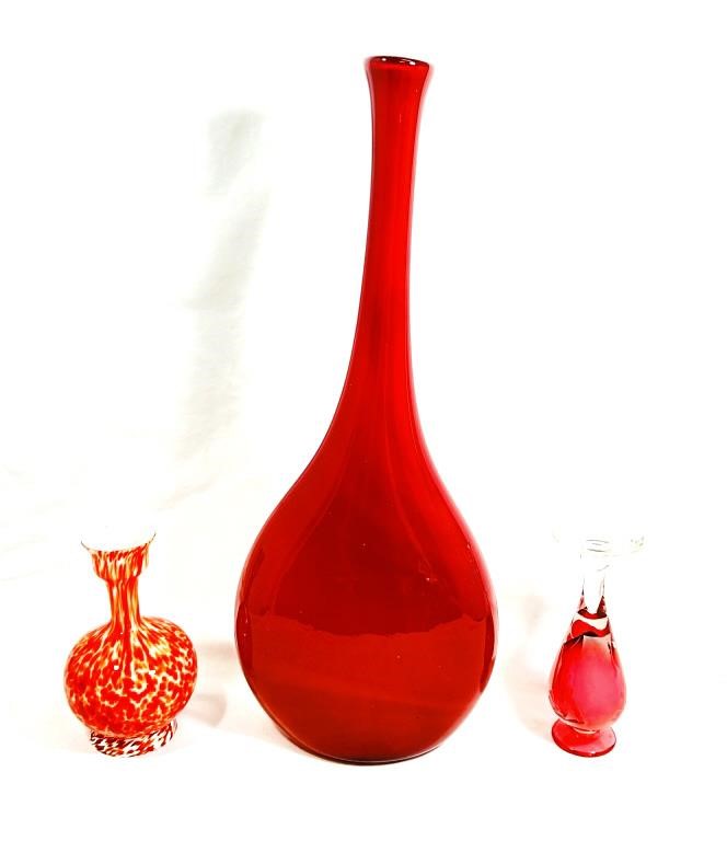BEAUTIFUL MID CENTURY RED ART GLASS VASES
