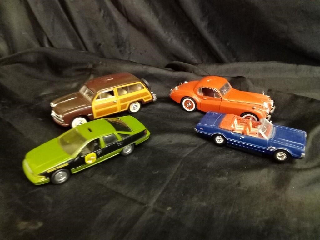 VINTAGE COLLECTOR CARS....WOODY+ / 4 PCS