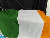 FLAG OF IRELAND / PREOWNED