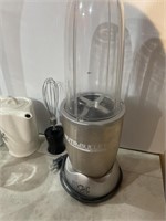 Working coffee pot, working Nutri bullet blender