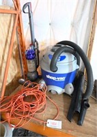 Shop Vac with 16 gallon container with extra