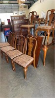 Dining Table , 6 Chairs & 2 Extension Leaves