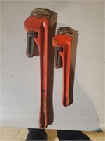2x Pipe Wrenches