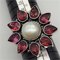 COSTUME JEWELRY: PEARL & PINK GLASS STONE RING SZ