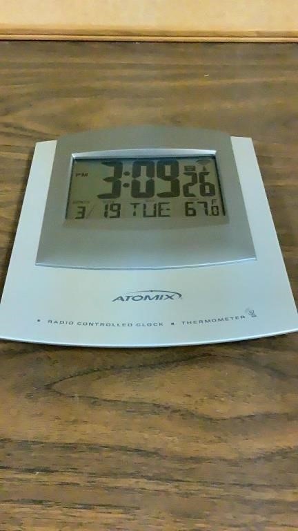 Atomix radio controlled Clock & Thermometer,