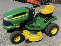 John Deere LA105 42" Riding Mower