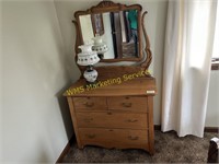 Dresser w/Mirror