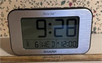 SHARP ACCU-SET LCD ALARM CLOCK