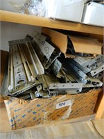 Box of drawer slides