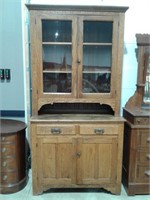 Vtg. 7' Hutch