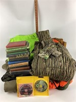 Camo and reflective clothing xl size, books