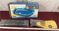 Club 200 Set Blow Up Beach Boat with Paddles