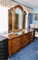 6-Drawer Dresser w/3 small drawers Tri Fold Mirror