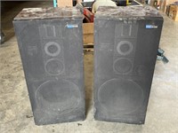 2 Pioneer tower speakers