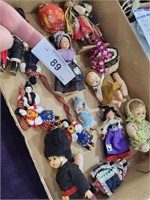 tray lot - dolls