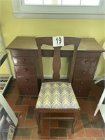 Desk/dresser with chair