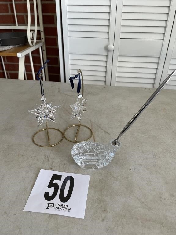 2 snowflake ornaments & golf club pen (believed