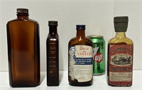 4 vieilles bouteilles médicales en verre