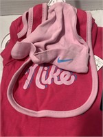 Nike 3 peice set 6-9 months $24.00