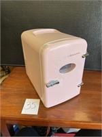 Frigidaire mini desktop fridge *cord missing*