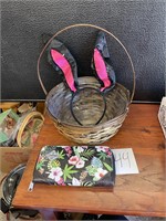 Cannibis wallet, bunny ears, basket