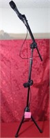 K - MICROPHONE & STAND (B8)