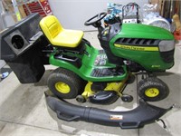 John Deere E140 Riding Mower 100 hours w/catcher