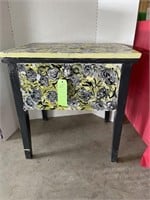 23x18x24 Painted Rose Table