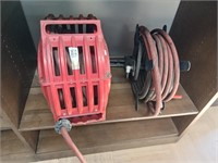 >2 Retractable air compressor hose & reel
