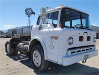 * 1983 Ford 700 Truck