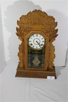 Oak kitchen manlte clock