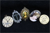 5 Vtg. Brooches & Pendant, Mona Lisa, Artemis+++