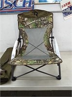 New real tree low-profile hunting, folding chair