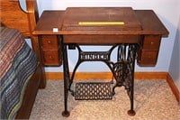Antique Singer pedal sewing machine w/ cast iron