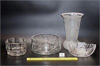 Group lot of clear glassware including a 8 inch