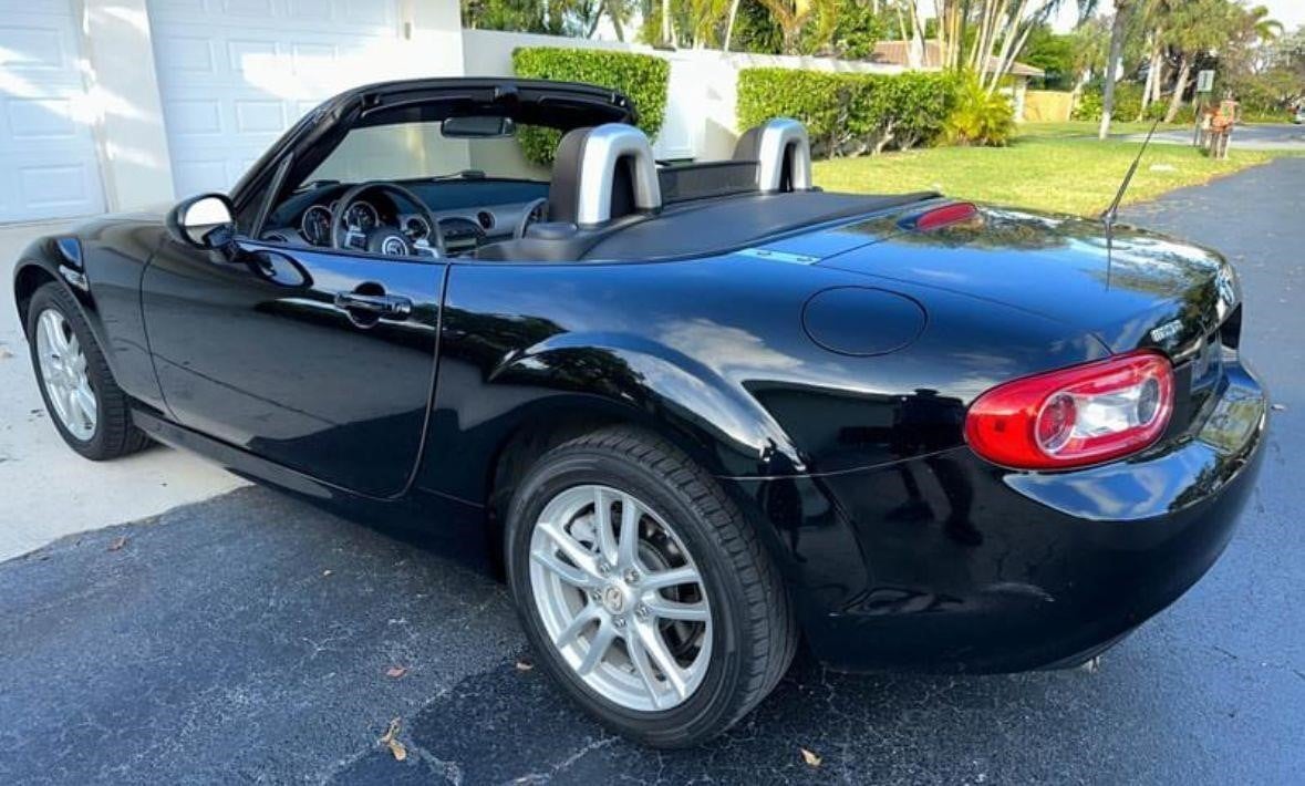 2009 Mazda MX-5 Sport Convertible 2D