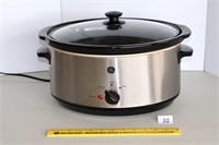 GE slow cooker, untested  Located in garage