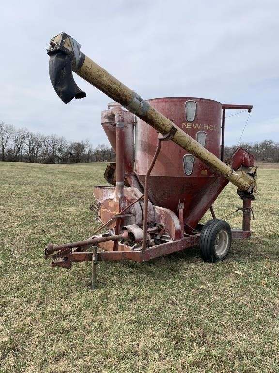 New Holland 352 Grinder/ Mixer worked the last