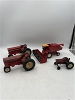4-IH (Tractors & Combine)