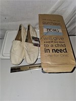 Toms shoes