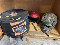 Harley Davidson Cooler Bag, 2 Helmets