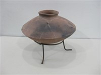 10.25" Pottery Pot W/Stand